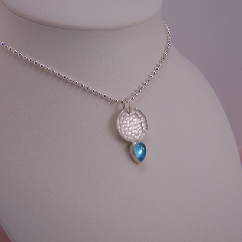 Preview: Blautopas Anhänger mit Kugelkette